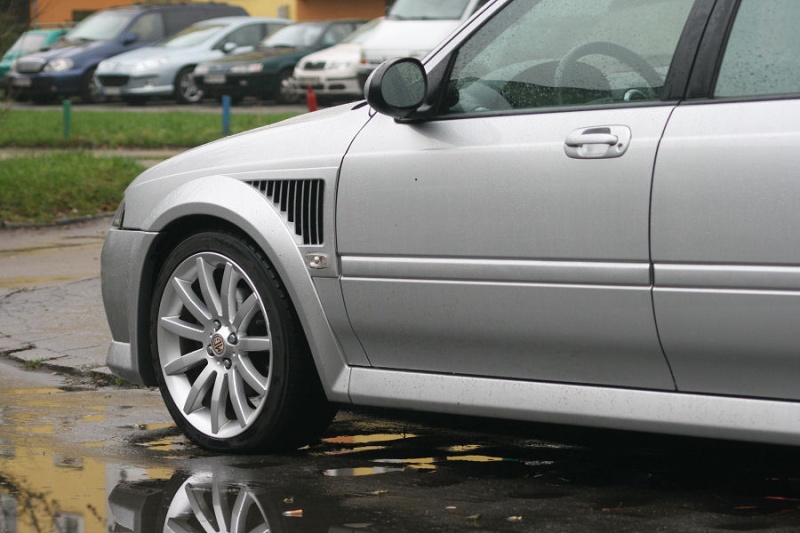 MG ZS180