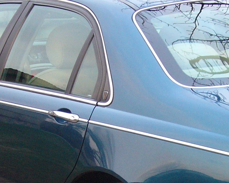 ROVER 75 - znaczek na dekoracji drzwi tylnych