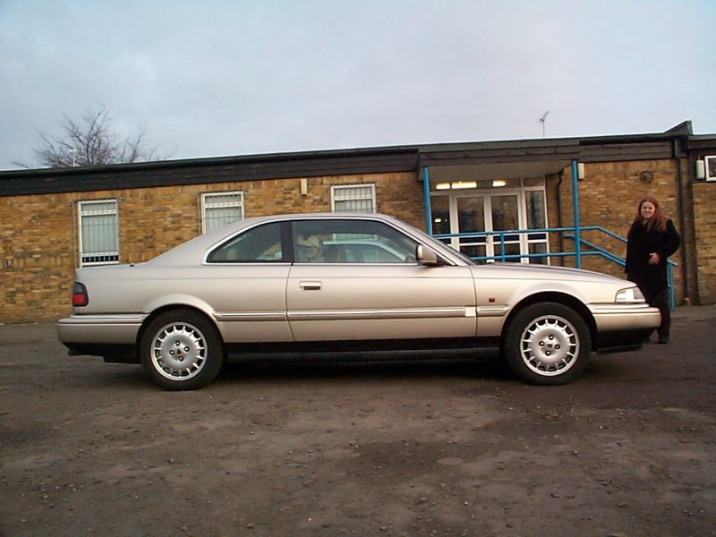 R800_ Coupe_01.jpg