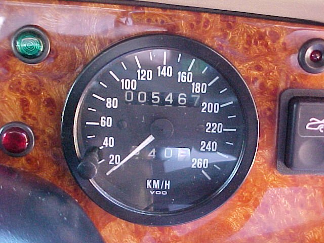 rv8_wnetrze_11.jpg
