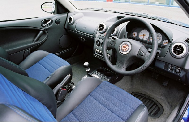 Wnętrze MG ZR '04